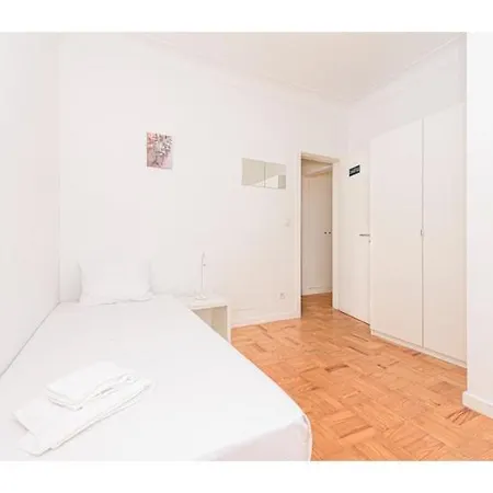 Houze Comfortable In Laranjeiras Appartamento Lisbona